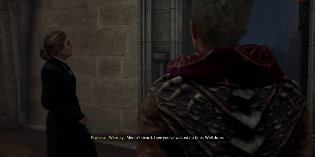 Профессор Уизли разговаривает в коридоре Хогвартса ночью