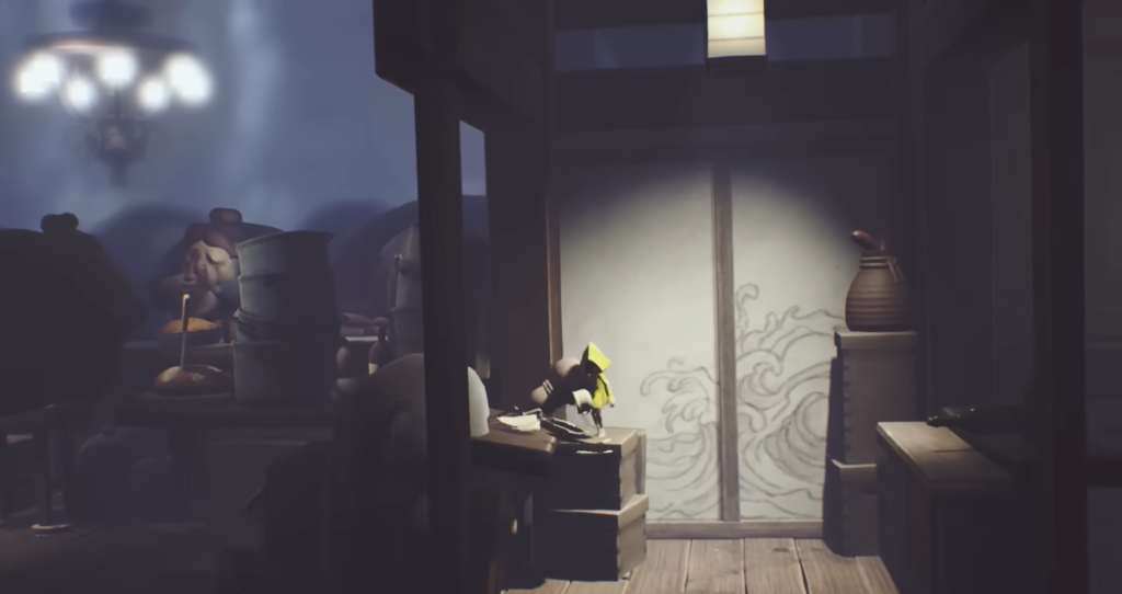 Шестая из Little Nightmares прыгает по ящикам в комнате