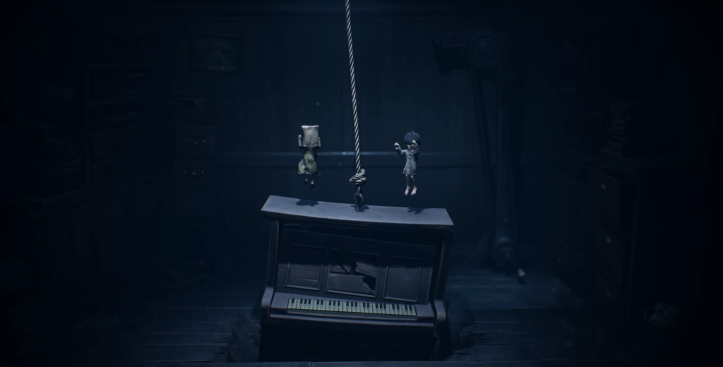 Шестая и Моно из Little Nightmares II прыгают на пианино