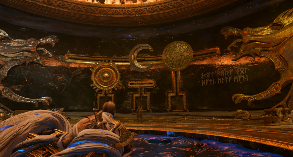 Кратос смотрит на рунический механизм в храме God of War